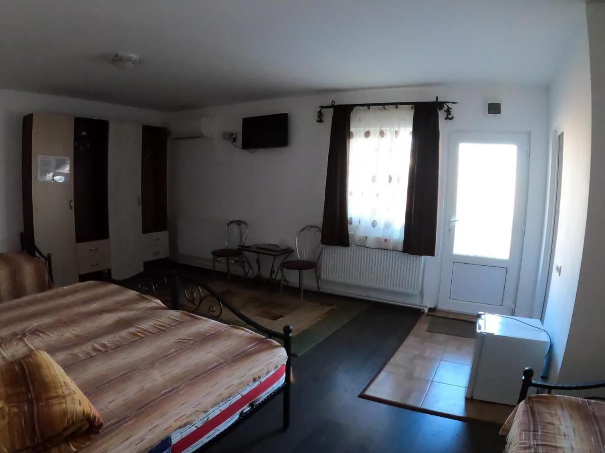 Motel Aris Meridian Piatra Neamţ 外观 照片