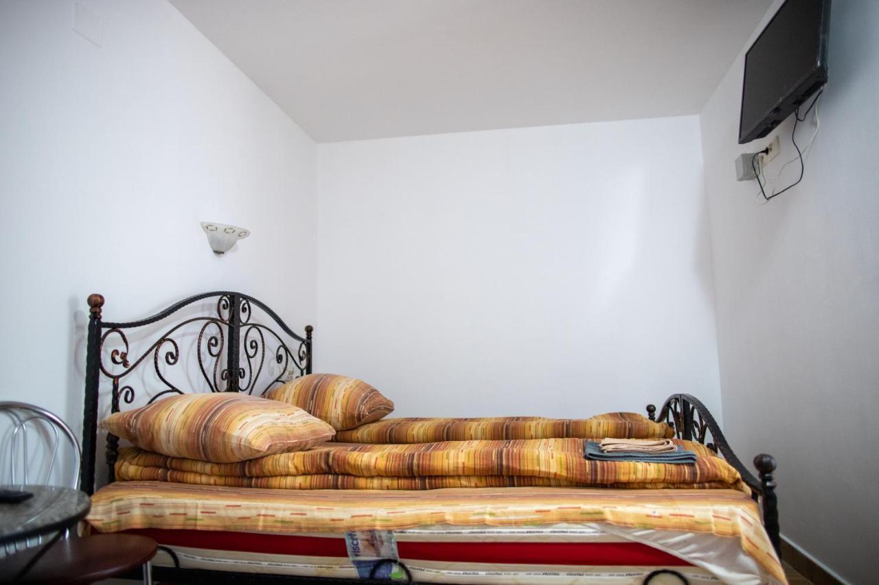 Motel Aris Meridian Piatra Neamţ 外观 照片