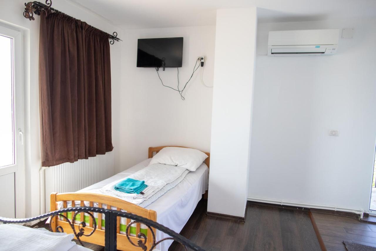 Motel Aris Meridian Piatra Neamţ 外观 照片