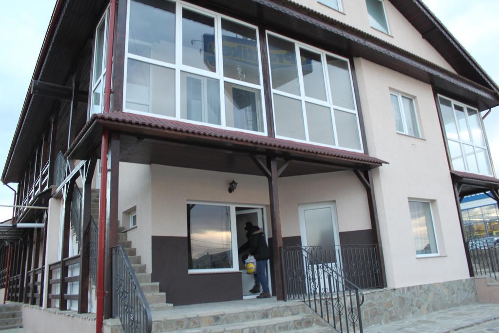 Motel Aris Meridian Piatra Neamţ 外观 照片