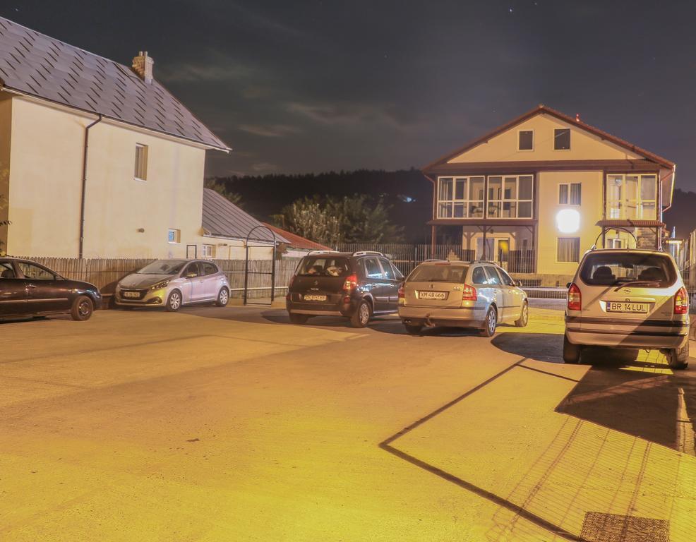 Motel Aris Meridian Piatra Neamţ 外观 照片