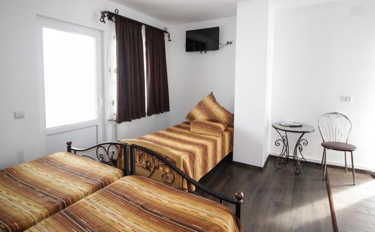 Motel Aris Meridian Piatra Neamţ 外观 照片